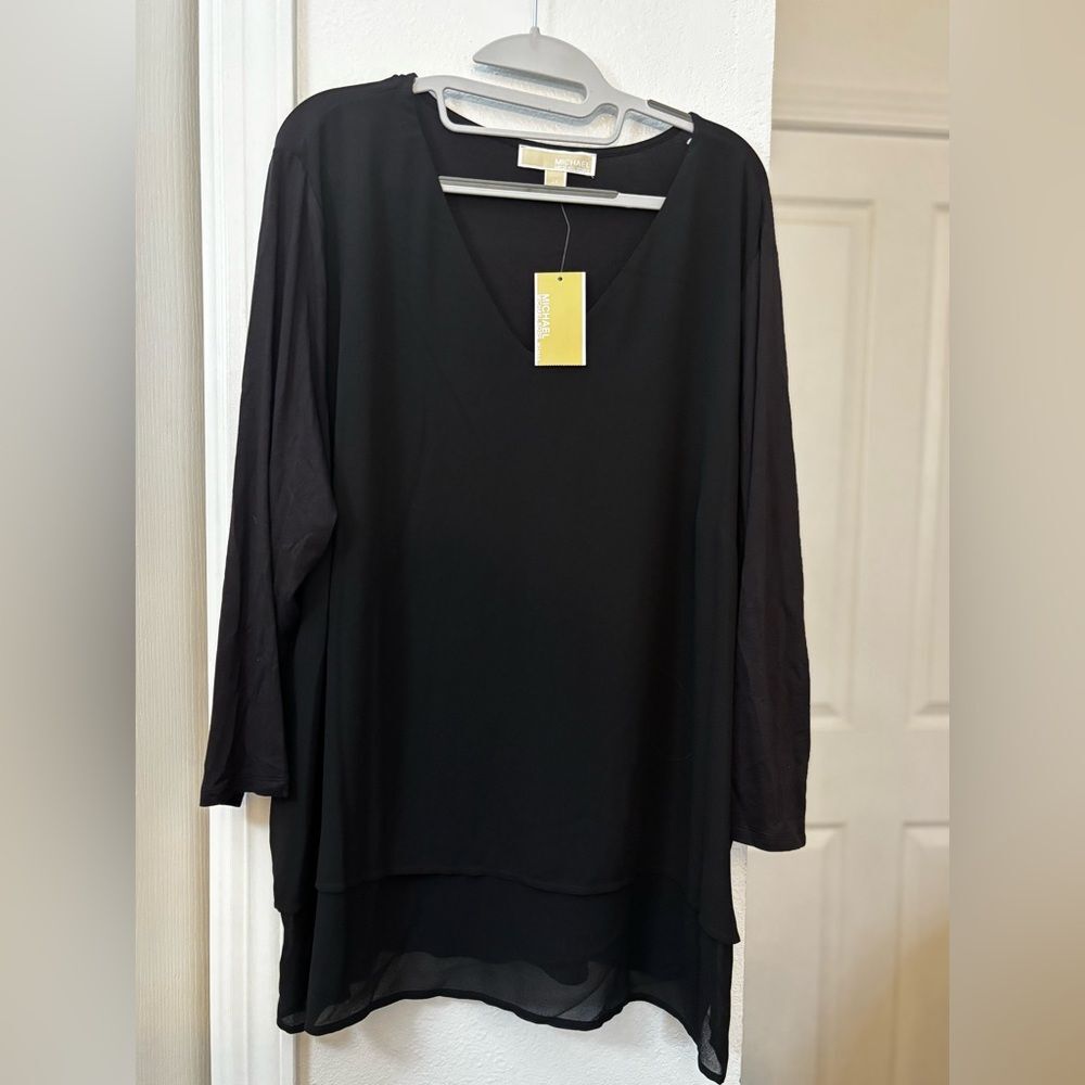 MICHAEL Michael Kors Black V-Neck Blouse